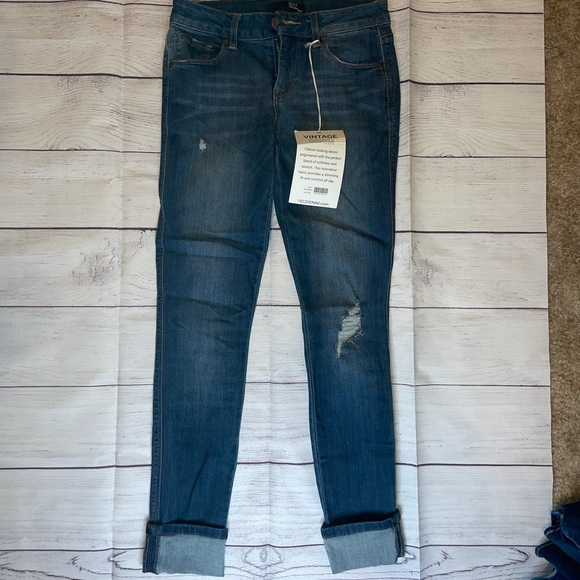 1822 Denim Denim - NWT 1822 Denim Light Distressed Skinny Jeans